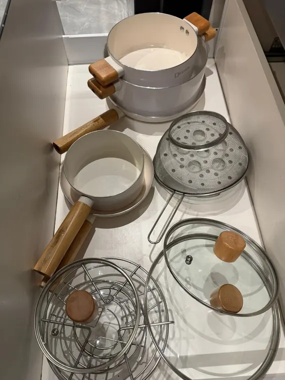 Saturn's cookware, steamer and pots for big family meals